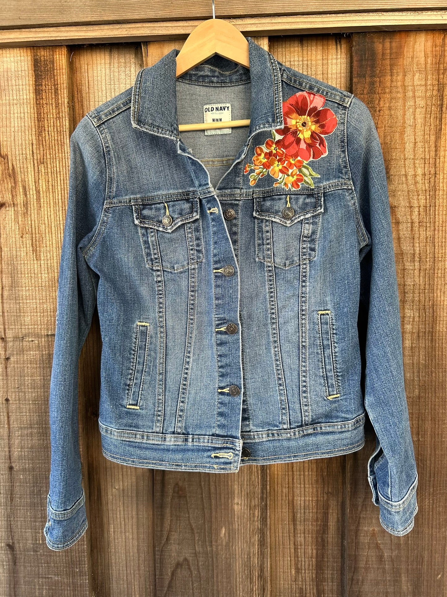 OLD NAVY - Women's Medium - Horse Collage