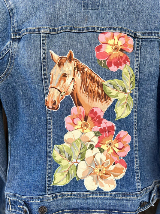 OLD NAVY - Women's Medium - Horse Collage